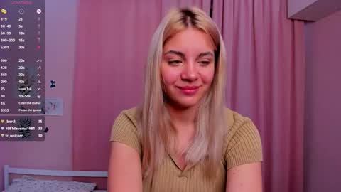 Snapshot of blushkitty chatting on 09.11.25 Chloe online show from 09.11.25