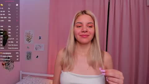 Snapshot of blushkitty chatting on 09.12.25 Chloe online show from 09.12.25
