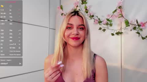 Snapshot of blushkitty chatting on 09.18.25 Chloe online show from 09.18.25