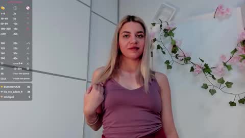 Snapshot of blushkitty chatting on 09.19.25 Chloe online show from 09.19.25