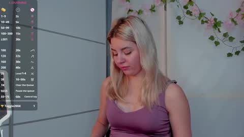 Snapshot of blushkitty chatting on 09.24.25 Chloe online show from 09.24.25