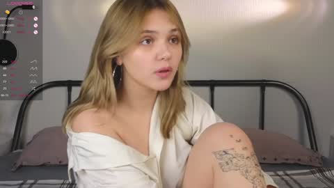 Snapshot of blytheaven chatting on 12.11.24 Erica online show from 12.11.24