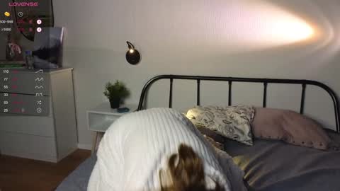 Snapshot of blytheaven chatting on 01.21.25 Erica online show from 01.21.25