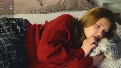 Snapshot of blytheaven chatting on 01.28.25 Erica online show from 01.28.25