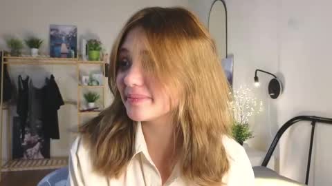 Snapshot of blytheaven chatting on 02.24.25 Erica online show from 02.24.25