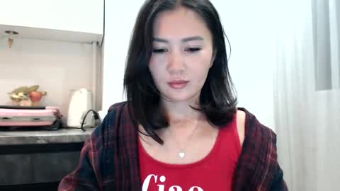 Snapshot of bmw_lovee chatting on 10.21.25 Liya online show from 10.21.25