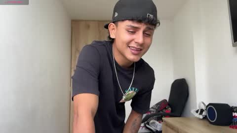 Bob  INDEPENDENT MODEL online show from 04.15.26