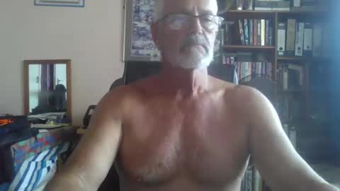 Snapshot of bobbgud chatting on 04.18.26 Bobbgud online show from 04.18.26