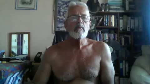 Snapshot of bobbgud chatting on 05.24.26 Bobbgud online show from 05.24.26
