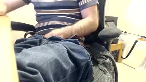 Snapshot of bobbuild chatting on 12.11.24 bobbuild online show from 12.11.24