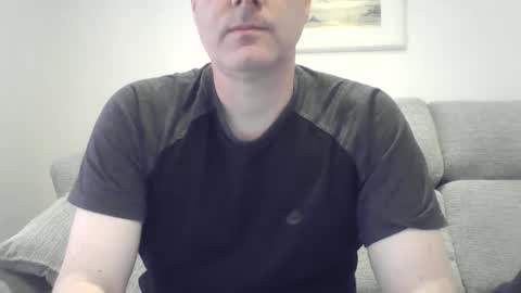 Snapshot of bobby_113 chatting on 02.25.25 bobby_113 online show from 02.25.25