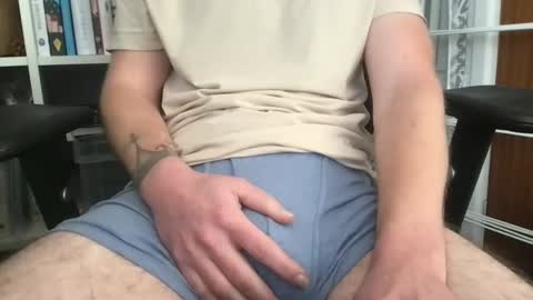 Snapshot of bobbybrownshoozz chatting on 12.04.24 bobbybrownshoozz online show from 12.04.24