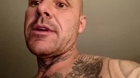 Snapshot of bodyart85_19 chatting on 10.17.25 Bodyart85 19 online show from 10.17.25