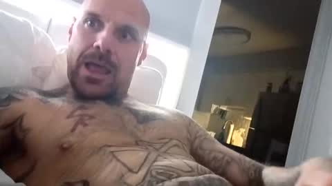 Snapshot of bodyart85_19 chatting on 10.30.25 Bodyart85 19 online show from 10.30.25