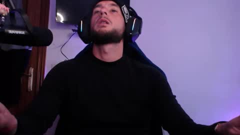 Snapshot of bodyking69 chatting on 01.27.25 bodyking69 online show from 01.27.25