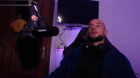 Snapshot of bodyking69 chatting on 01.27.25 bodyking69 online show from 01.27.25