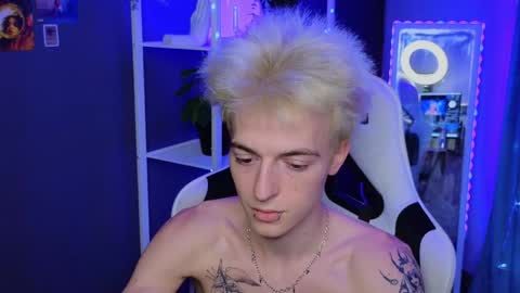 Snapshot of boicute chatting on 01.31.25 ALEXPVT IS OPEN online show from 01.31.25