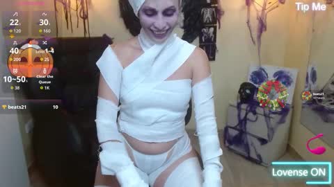 Paris online show from 10.26.25