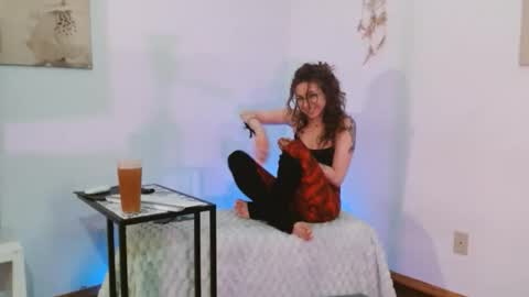 Snapshot of bombshellbaeby chatting on 04.25.26 BombshellBaeby online show from 04.25.26