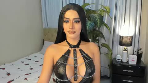 bombshelllaurax online show from 03.03.25