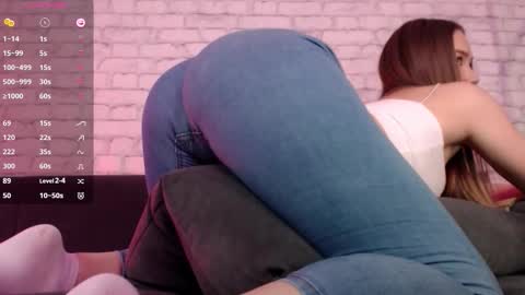 Snapshot of bonbon_aria chatting on 11.28.25 Aria online show from 11.28.25