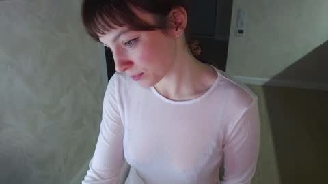 Snapshot of bonjourlabelle chatting on 12.29.24 Mary 3 live time content 18 online show from 12.29.24