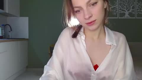 Snapshot of bonjourlabelle chatting on 10.09.25 Mary 3 live time content 18 online show from 10.09.25