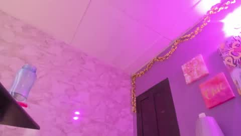 Snapshot of bonnie_benet chatting on 12.11.24 Bonnie online show from 12.11.24