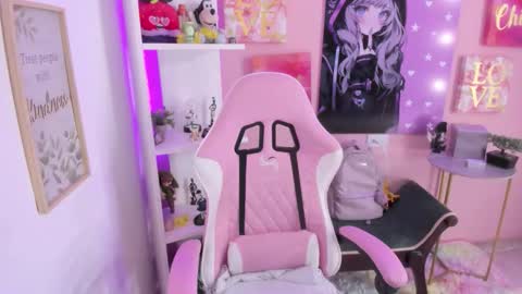 Snapshot of bonnie_benet chatting on 10.04.25 Bonnie online show from 10.04.25