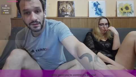 Snapshot of bonnie_fuck_clyde chatting on 12.01.24 Bonnie Fuck Clydes online show from 12.01.24