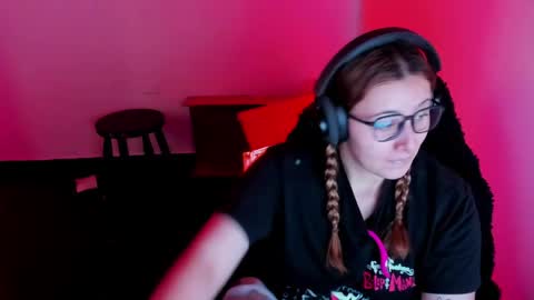 Bonnie Help me reach 500 likes online show from 04.13.26