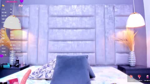 Snapshot of bonnieowen chatting on 12.17.24 Bonnie online show from 12.17.24