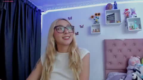 Snapshot of bonny_clyde_xx_ chatting on 05.28.26 Soffy Brooks Independent model online show from 05.28.26