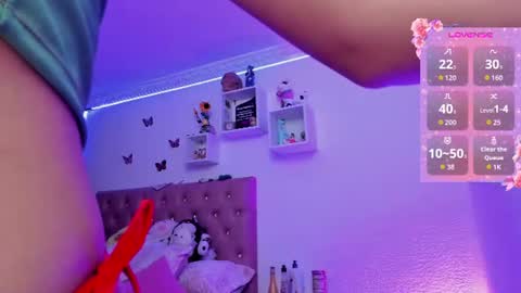 Snapshot of bonny_clyde_xx_ chatting on 07.15.26 Soffy Brooks Independent model online show from 07.15.26