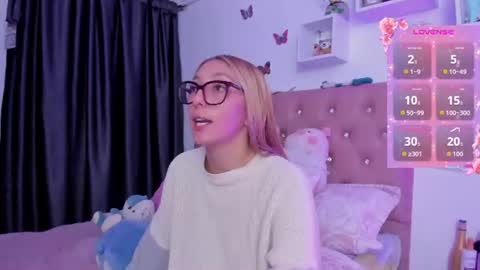 Snapshot of bonny_clyde_xx_ chatting on 07.24.26 Soffy Brooks Independent model online show from 07.24.26