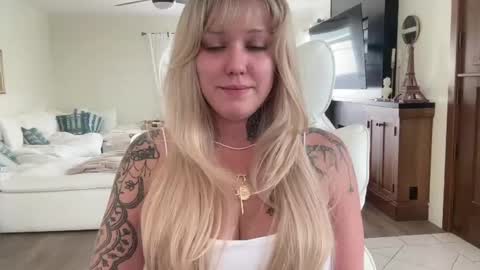 Snapshot of boobznbeer chatting on 05.17.26 Miley online show from 05.17.26