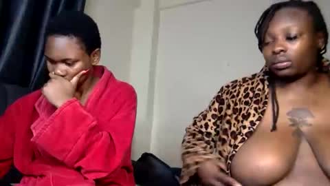 Snapshot of bootylicious_1_ chatting on 01.19.26 vee online show from 01.19.26