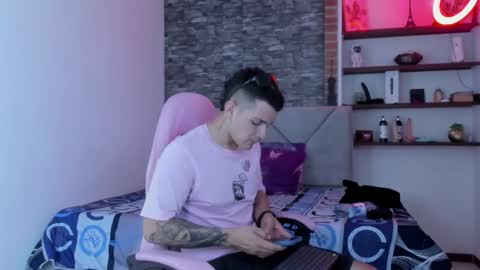 booyhott_ online show from 01.07.26