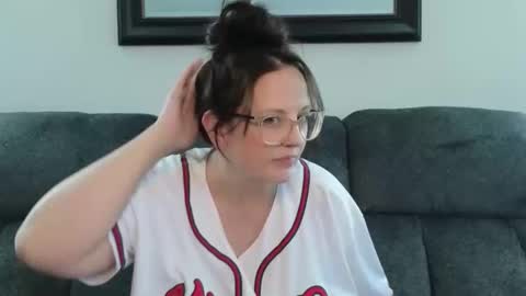 Snapshot of boredbustyhousewife chatting on 05.19.26 boredbustyhousewife online show from 05.19.26
