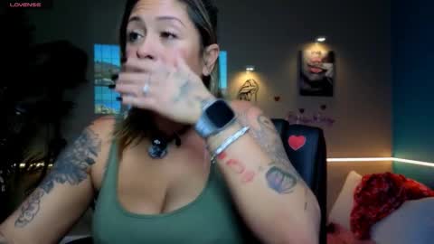 Snapshot of bossyroxy84 chatting on 02.25.26 bossyroxy84 online show from 02.25.26