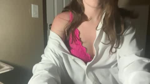 Snapshot of bougiebrunette13 chatting on 07.19.26 bougiebrunette online show from 07.19.26