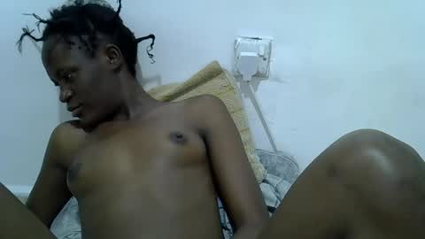 Snapshot of bouncy_vee chatting on 03.22.26 bouncy_vee online show from 03.22.26