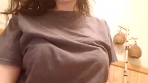 Bouncy Queen Majesty online show from 09.16.25