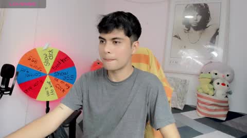 Snapshot of boy_andy__ chatting on 01.02.25 Aaron online show from 01.02.25