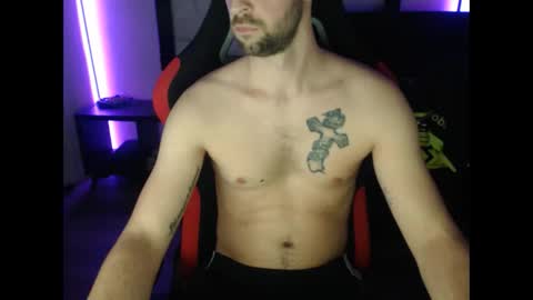 Snapshot of boy_t0y89 chatting on 01.10.25 boy_t0y89 online show from 01.10.25