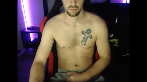 Snapshot of boy_t0y89 chatting on 01.13.25 boy_t0y89 online show from 01.13.25