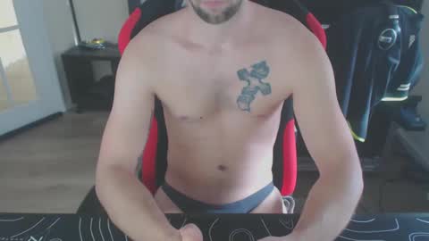 Snapshot of boy_t0y89 chatting on 02.07.25 boy_t0y89 online show from 02.07.25