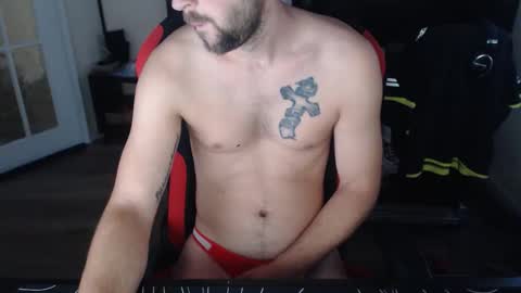 Snapshot of boy_t0y89 chatting on 10.29.25 boy_t0y89 online show from 10.29.25