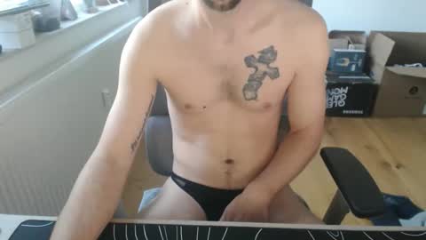 Snapshot of boy_t0y89 chatting on 04.16.26 boy_t0y89 online show from 04.16.26