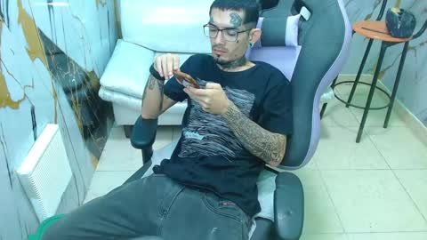 Snapshot of boy_tatto77 chatting on 05.03.26 boy_tatto77 online show from 05.03.26